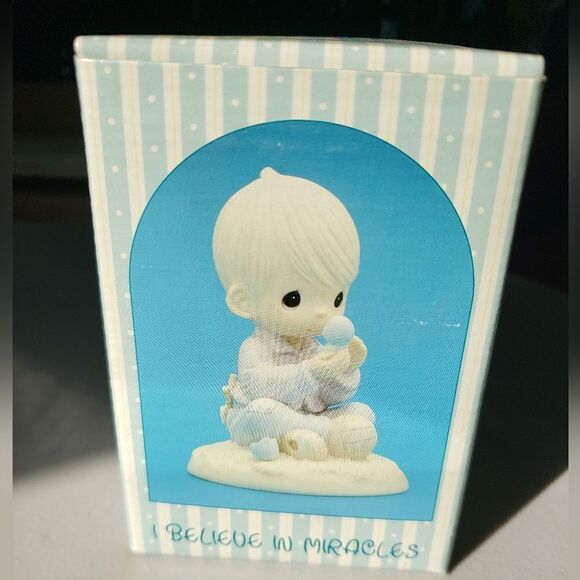 Precious Moments "I Believe in Miracles" 1981 - Picture 5 of 5